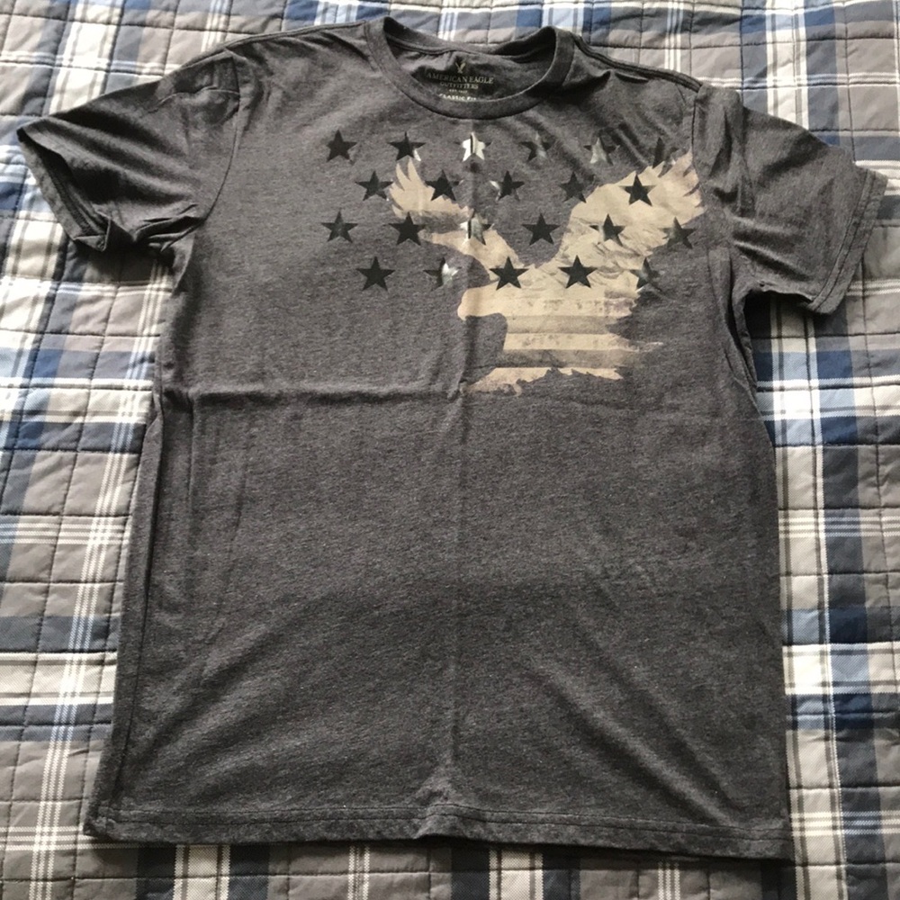 American Eagle graphic tee